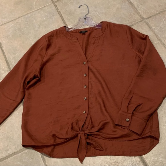 Ann Taylor Top - Picture 2 of 3